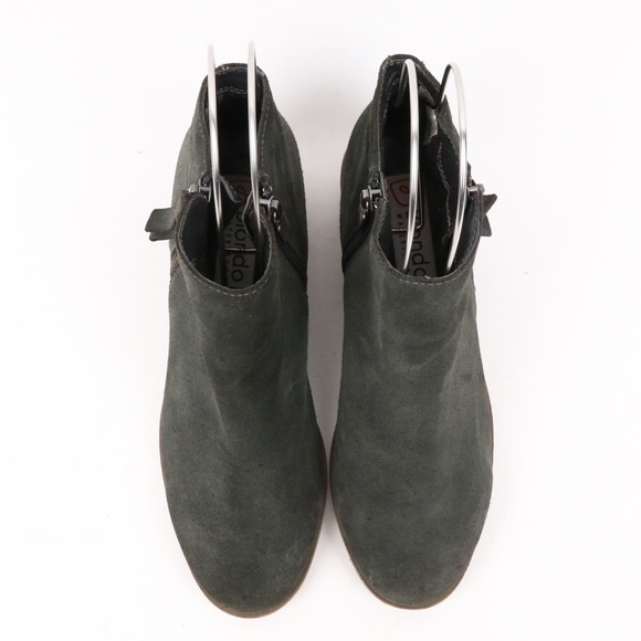 Blondo Liam Waterproof Ankle Booties - Picture 3 of 12